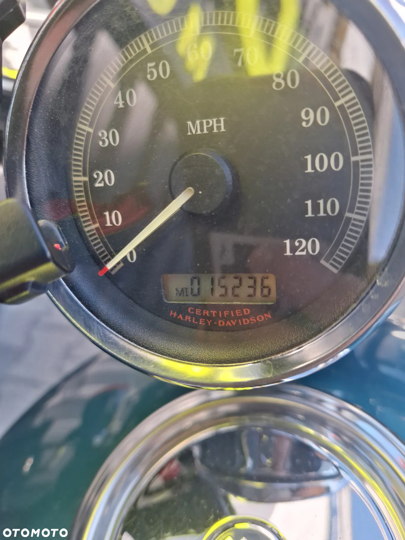 Harley-Davidson Sportster Custom 883C - 4