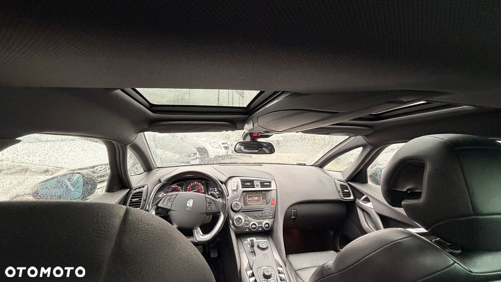 Citroën DS5 Hybrid4 EGS6 SportChic - 17