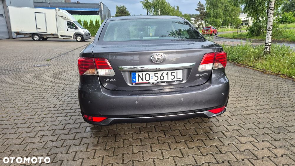 Toyota Avensis 2.0 D-4D Premium - 2