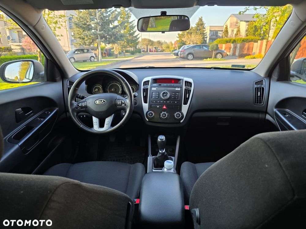 Kia Ceed 1.6 CRDi 90 Vision - 6