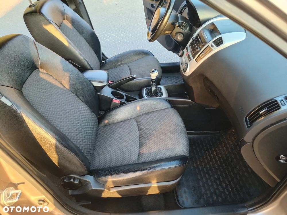 Kia Ceed Cee'd 2.0 crdi Optimum + - 21