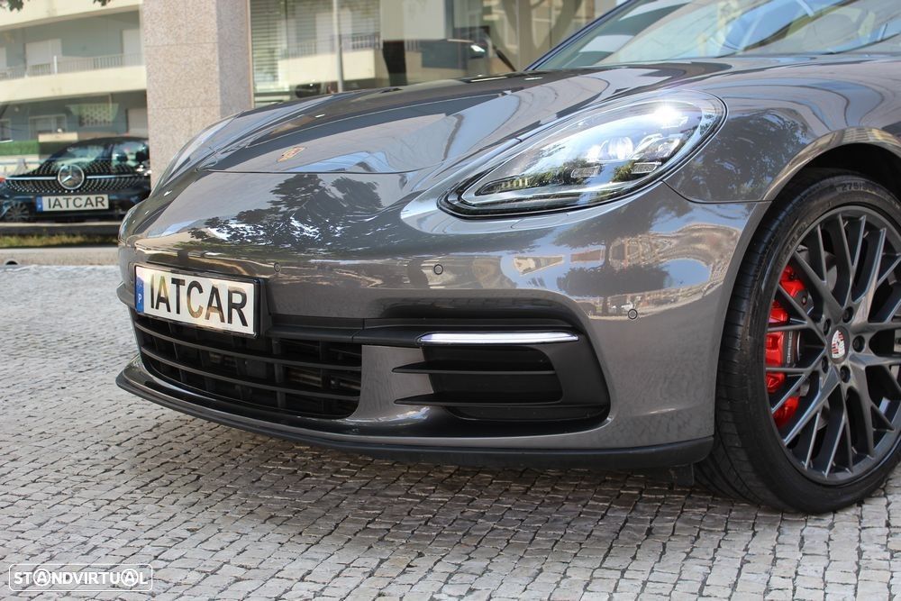 Porsche Panamera Sport Turismo 4 - 7