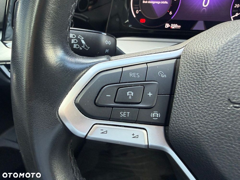 Volkswagen Golf - 24