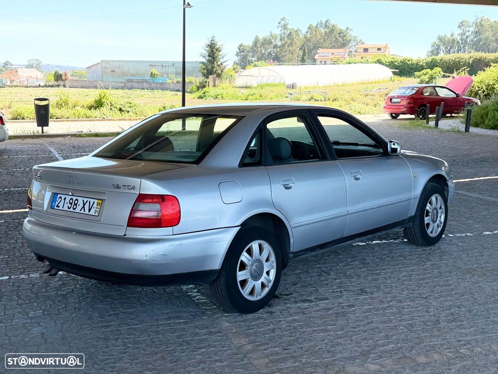 Audi A4 1.9 TDI Attraction - 3