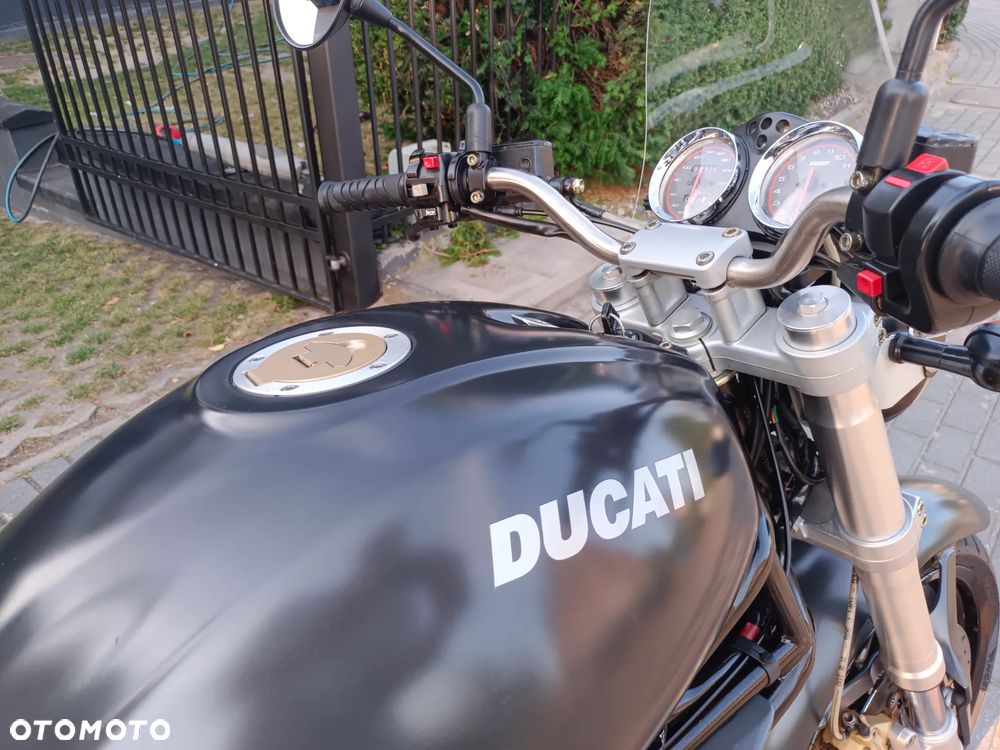 Ducati Monster - 4