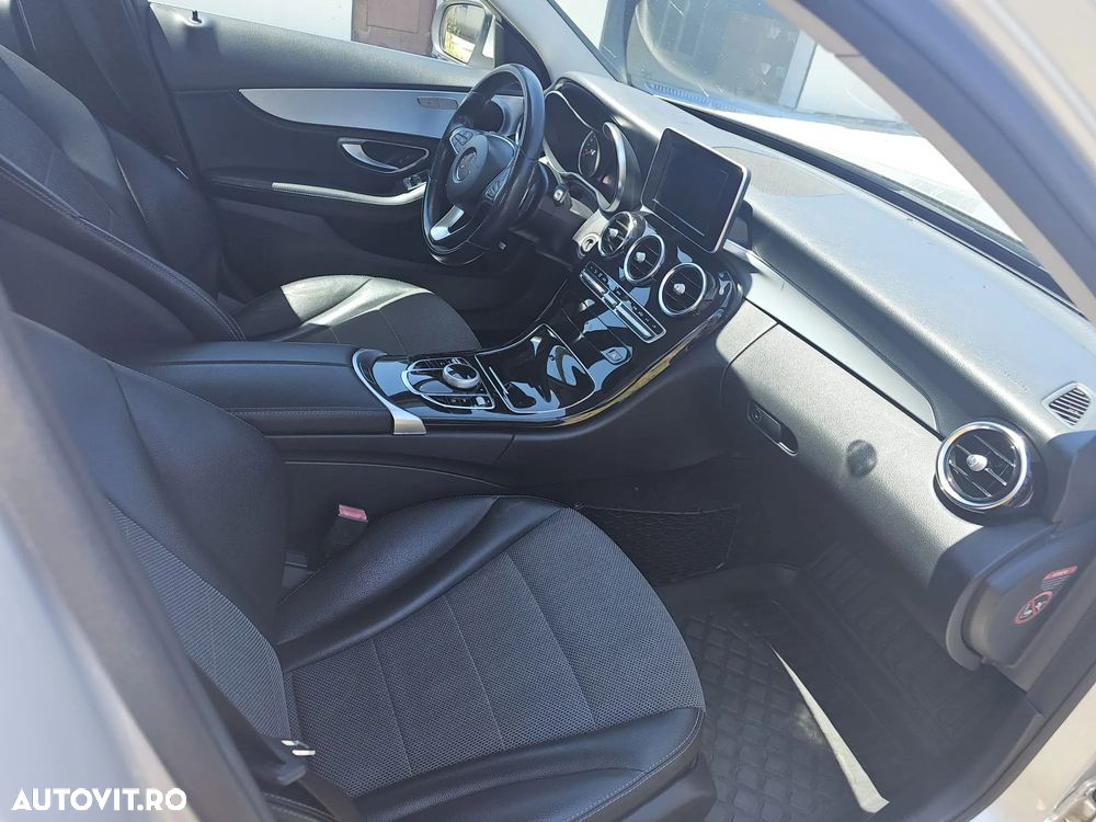 Mercedes-Benz C - 22