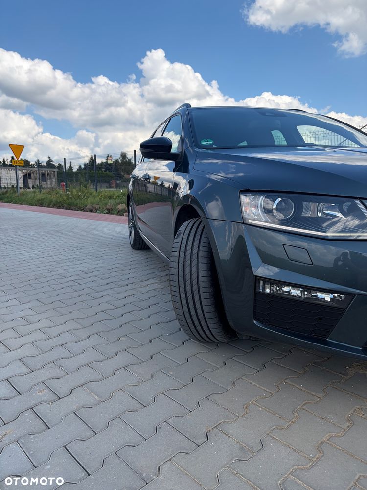 Skoda Octavia 2.0 TDI RS DSG - 21