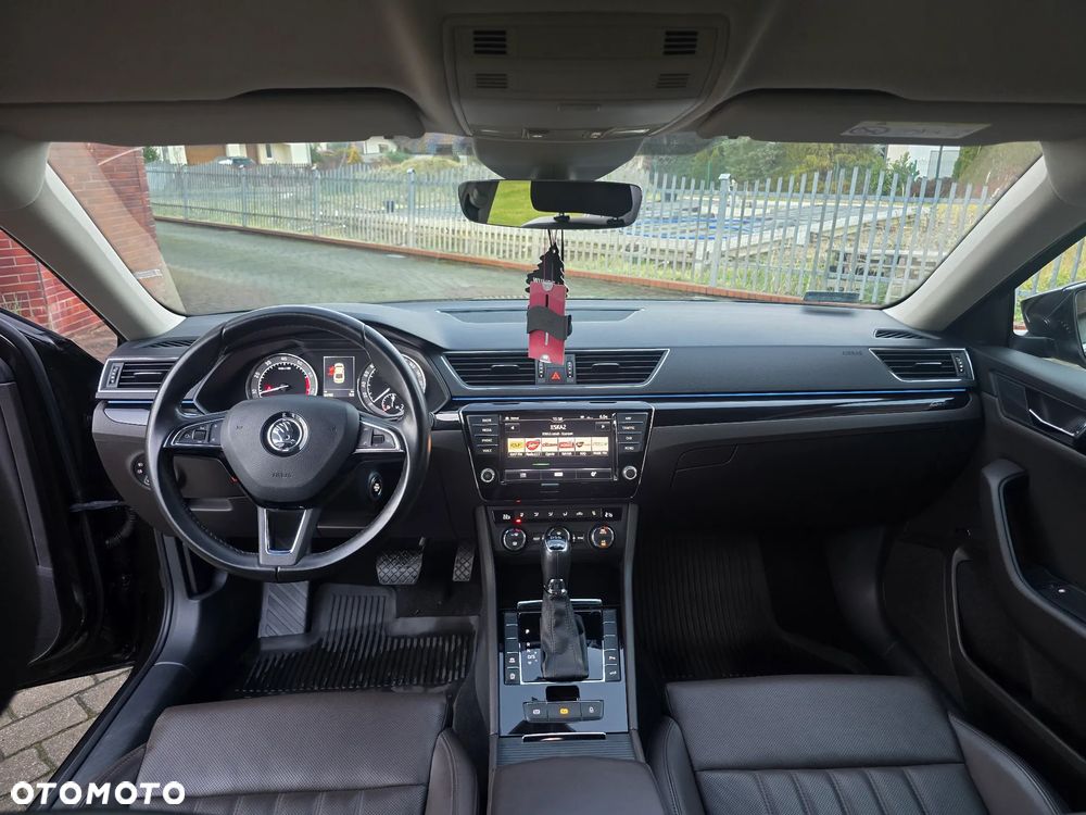 Skoda Superb 1.8 TSI L&K DSG - 8