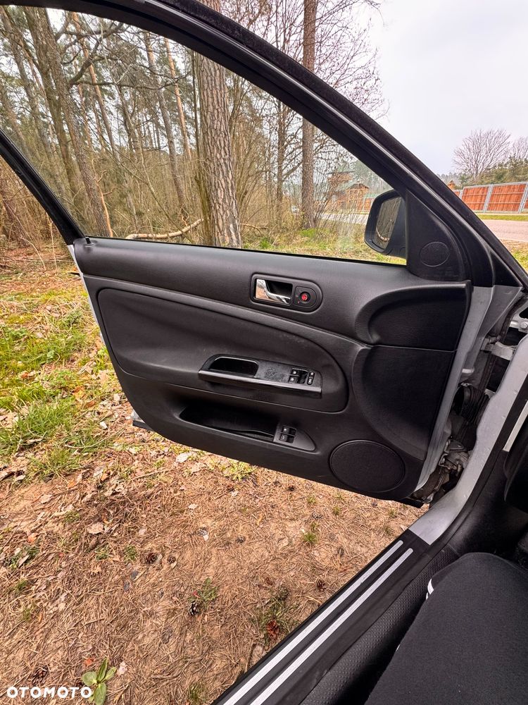 Volkswagen Passat 2.0 Basis - 18