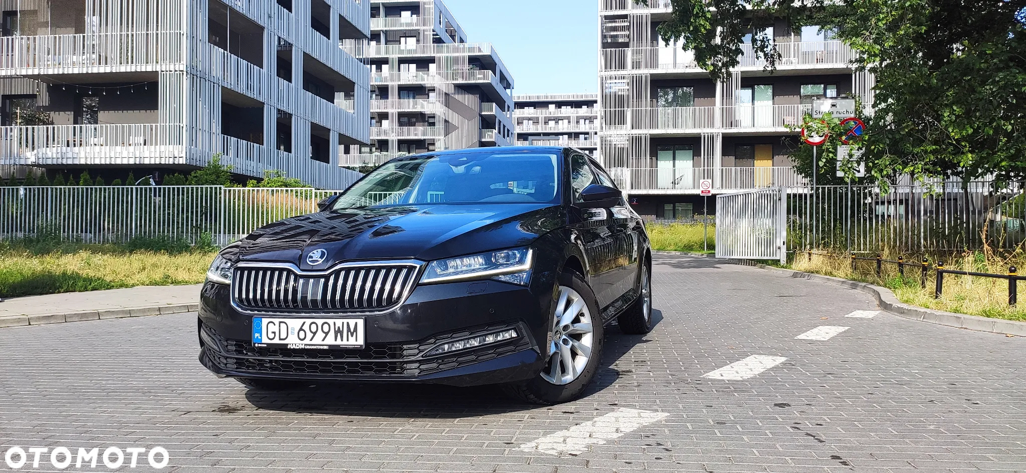 Skoda Superb 2.0 TDI SCR Ambition DSG - 2