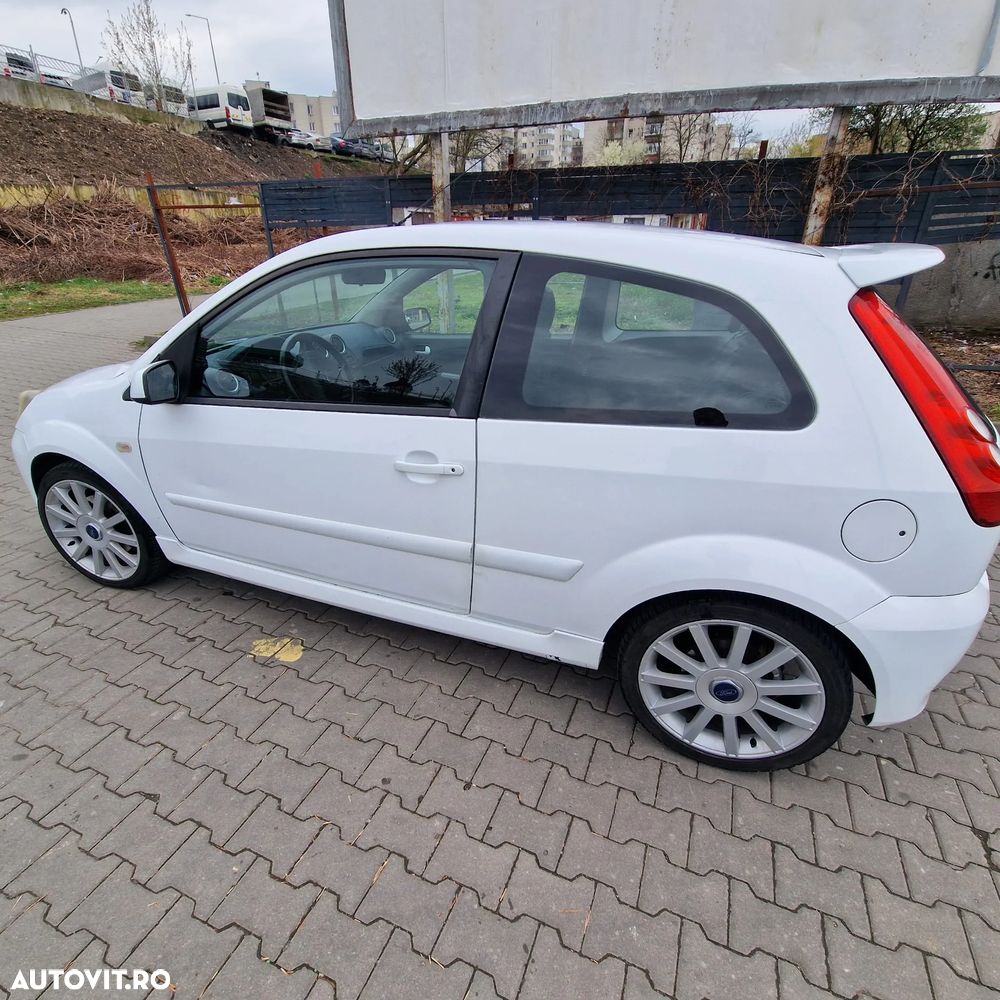 Ford Fiesta 2.0i ST - 9