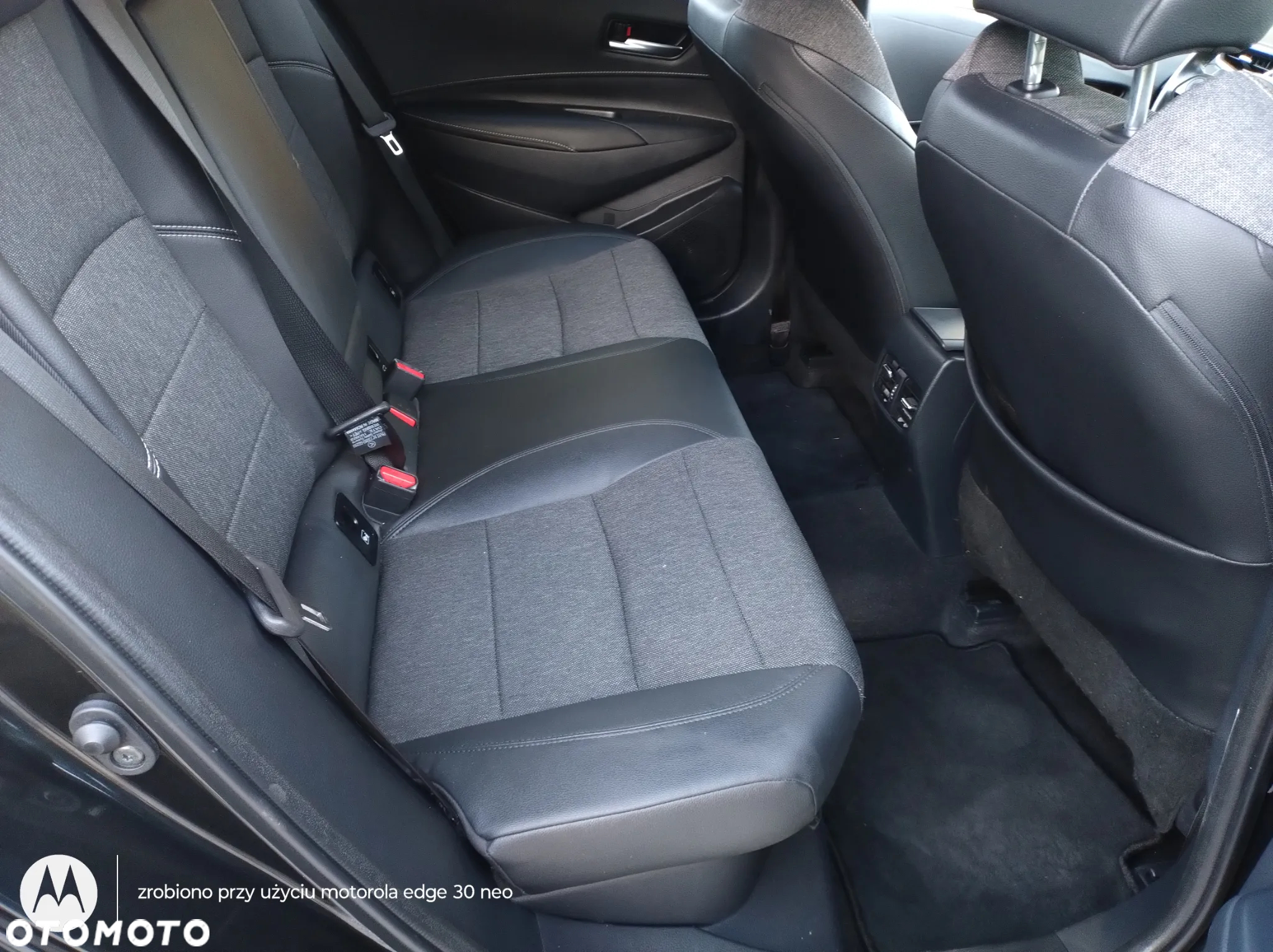 Toyota Corolla 2.0 Hybrid Style - 37