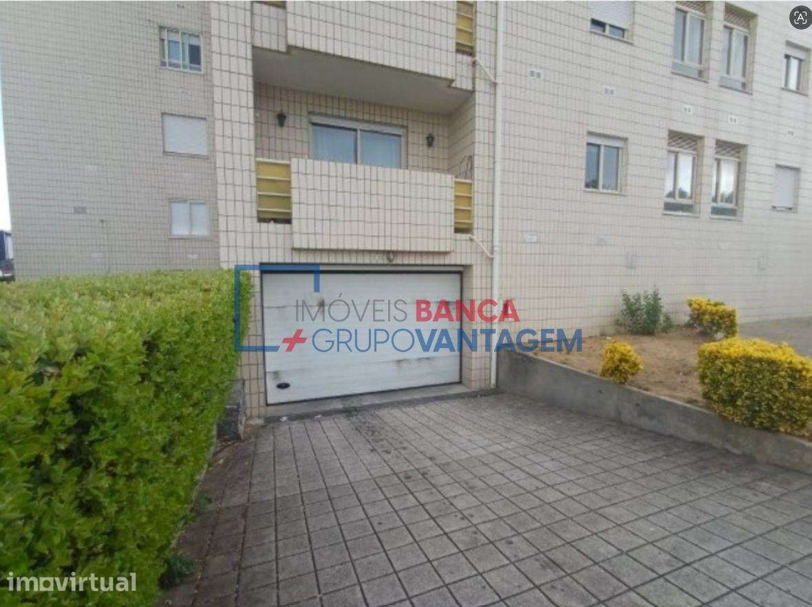 Garagem em venda na São Mamede de Infesta - Grande imagem: 2/4