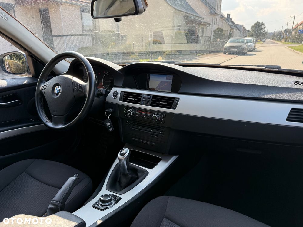 BMW Seria 3 320d xDrive DPF - 17