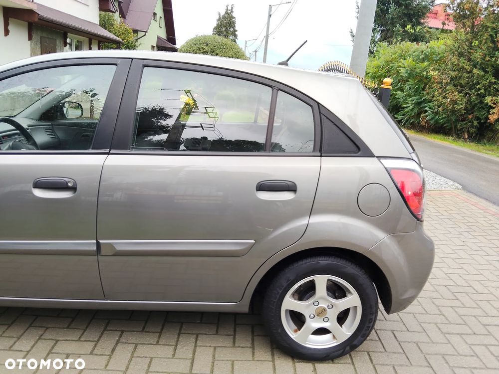 Kia Rio 1.4 EX Top - 18