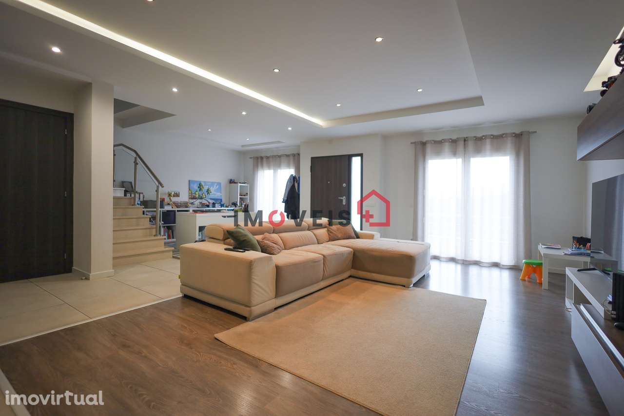 Moradia T3 - Porto de Mós - Grande imagem: 2/22