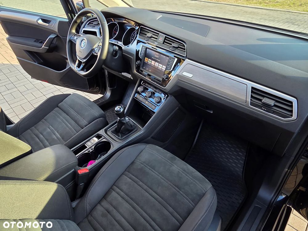 Volkswagen Touran 1.6 TDI SCR (BlueMotion Technology) Comfortline - 20