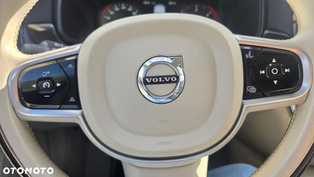 Volvo V90 D4 Geartronic Momentum - 22
