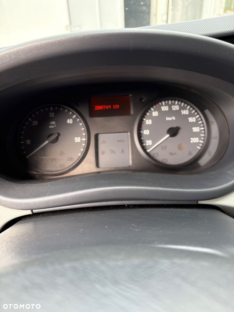 Opel Vivaro L1H1 2.7t - 11