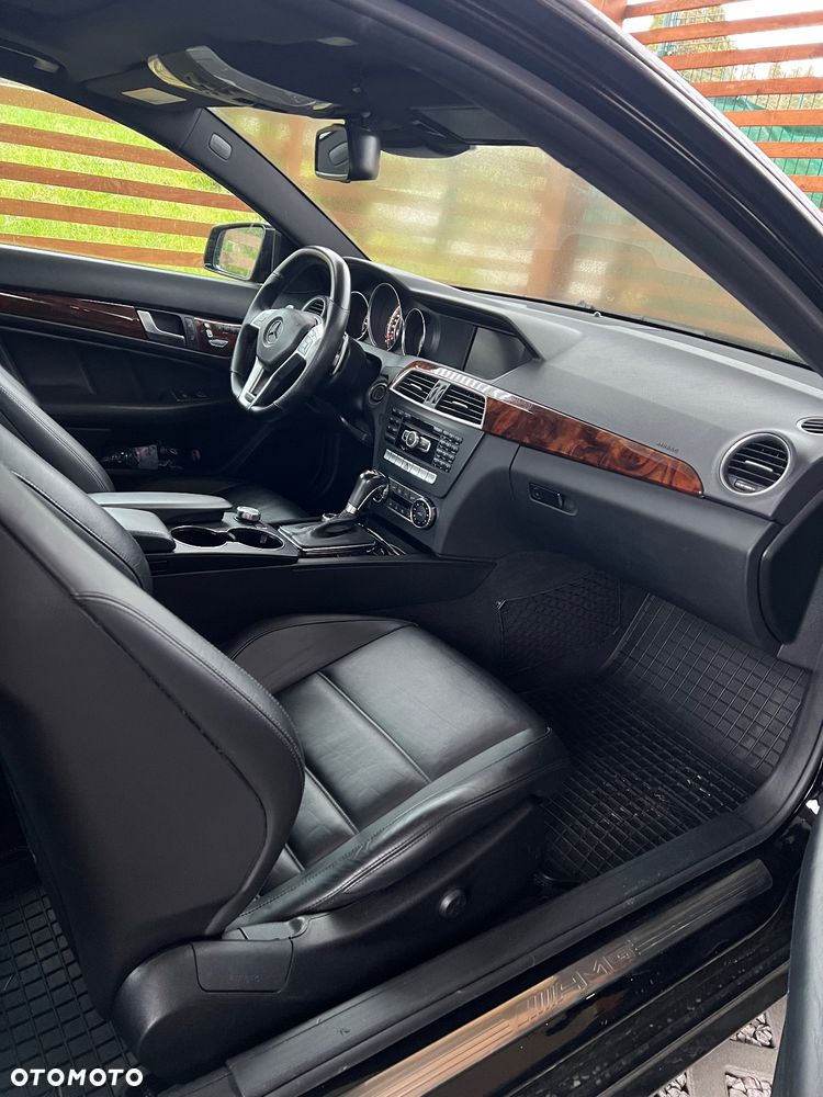 Mercedes-Benz Klasa C 63 AMG - 6