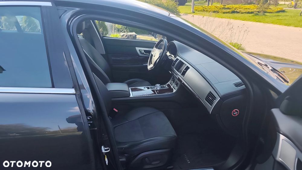 Jaguar XF 3.0 V6 S Premium Luxury - 24
