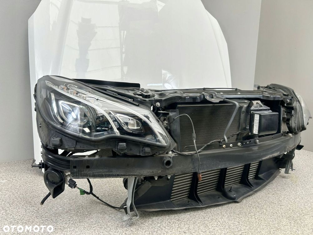 MERCEDES E KLASA W207 LIFT AMG PRZÓD ZDERZAK PAS LAMPY ILS MASKA 149 - 9