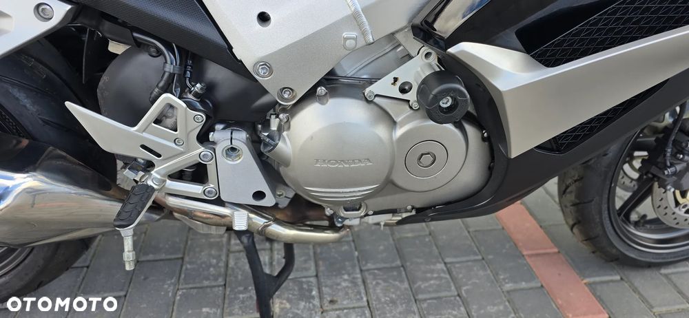 Honda VFR - 15