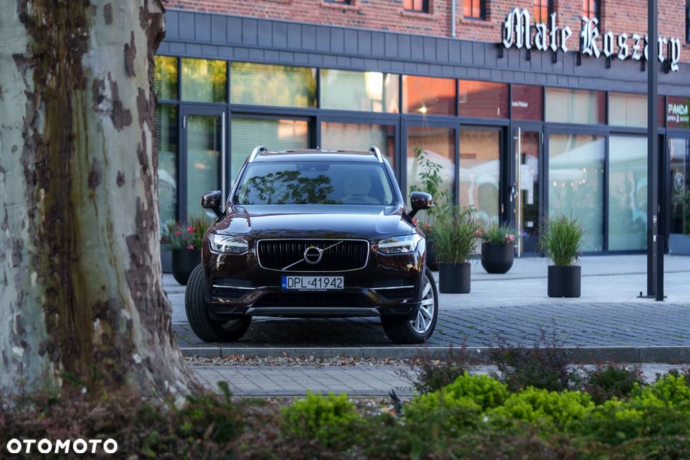 Volvo XC 90 D5 AWD Momentum - 4