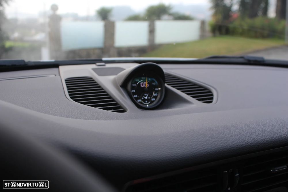 Porsche 911 Série F - 32