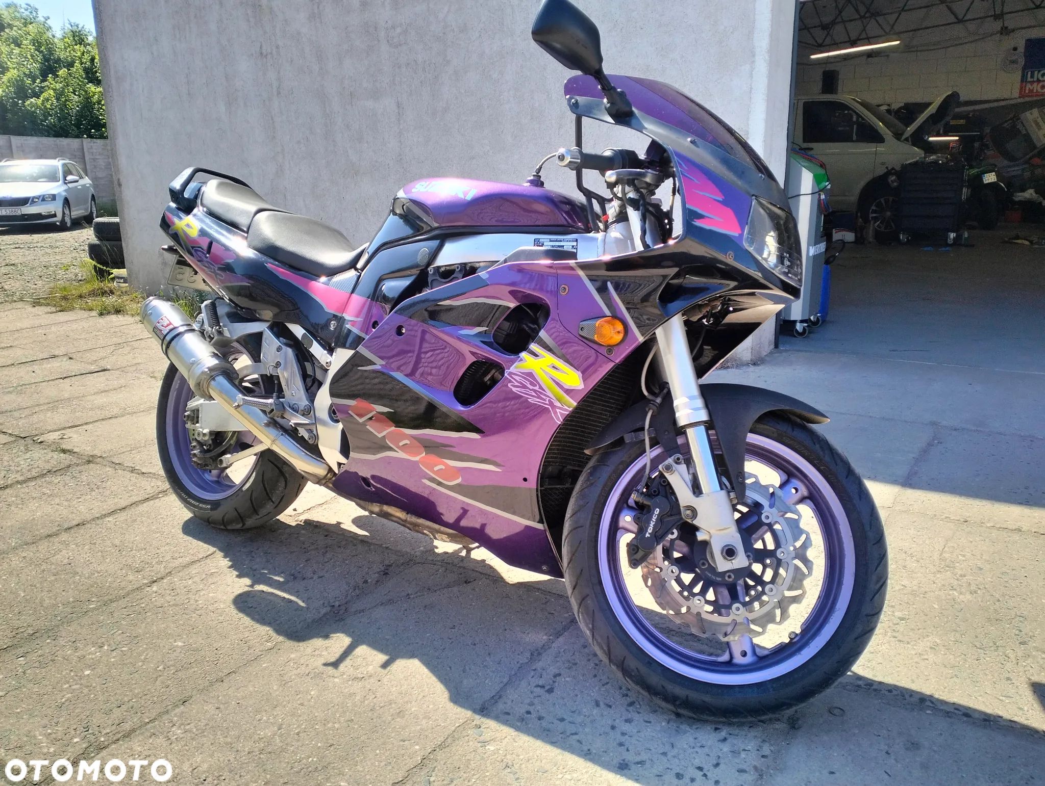 Suzuki GSX-R - 1