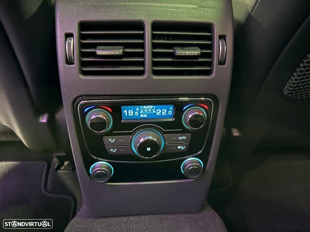 Jaguar F-Pace 20d Aut. R-Sport - 30