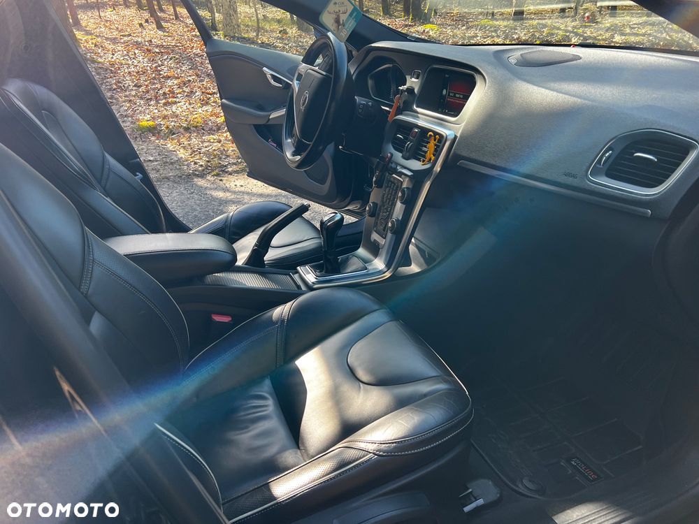 Volvo V40 D4 Drive-E R-Design Summum - 19