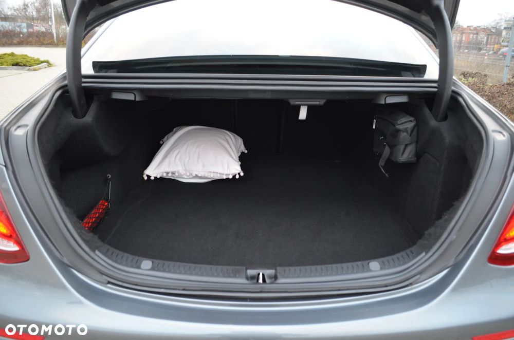 Mercedes-Benz Klasa E 300 9G-TRONIC AMG Line - 9