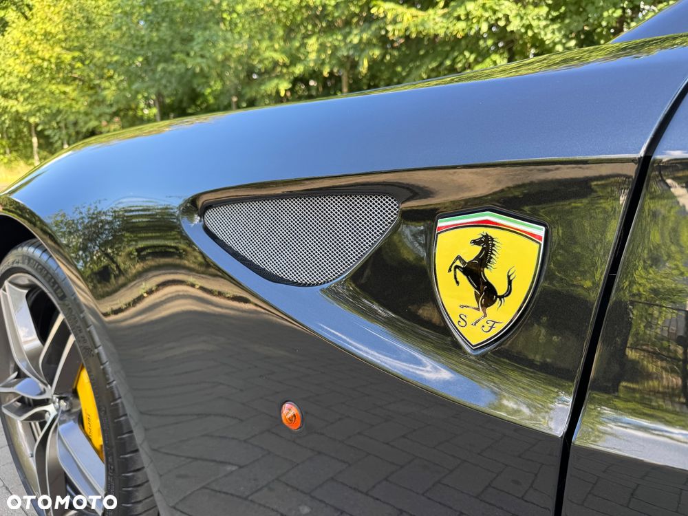 Ferrari FF - 10