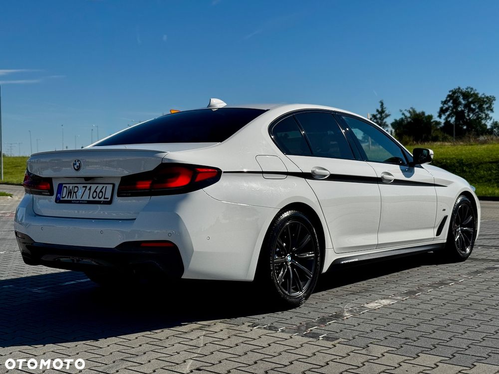 BMW Seria 5 520d M Sport - 6