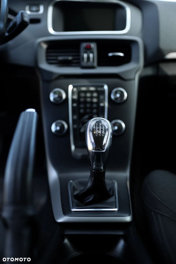Volvo V40 D2 Kinetic - 13