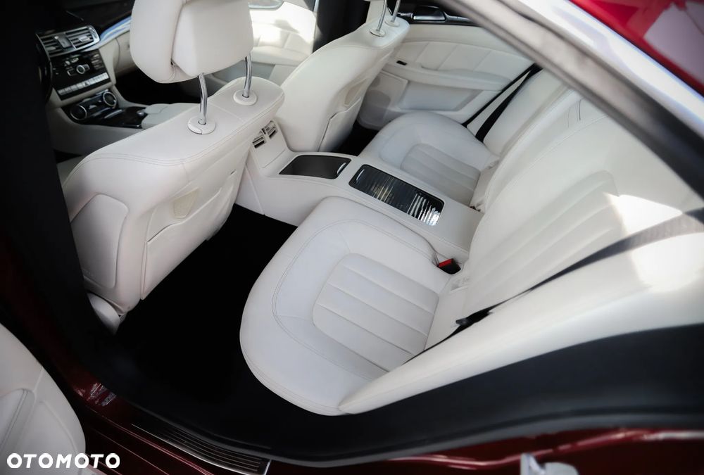 Mercedes-Benz CLS 350 CDI 4-Matic BlueEff - 28