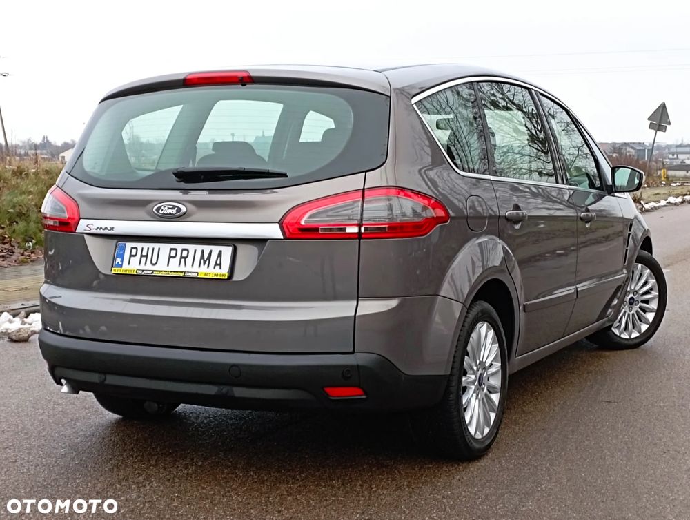 Ford S-Max - 11