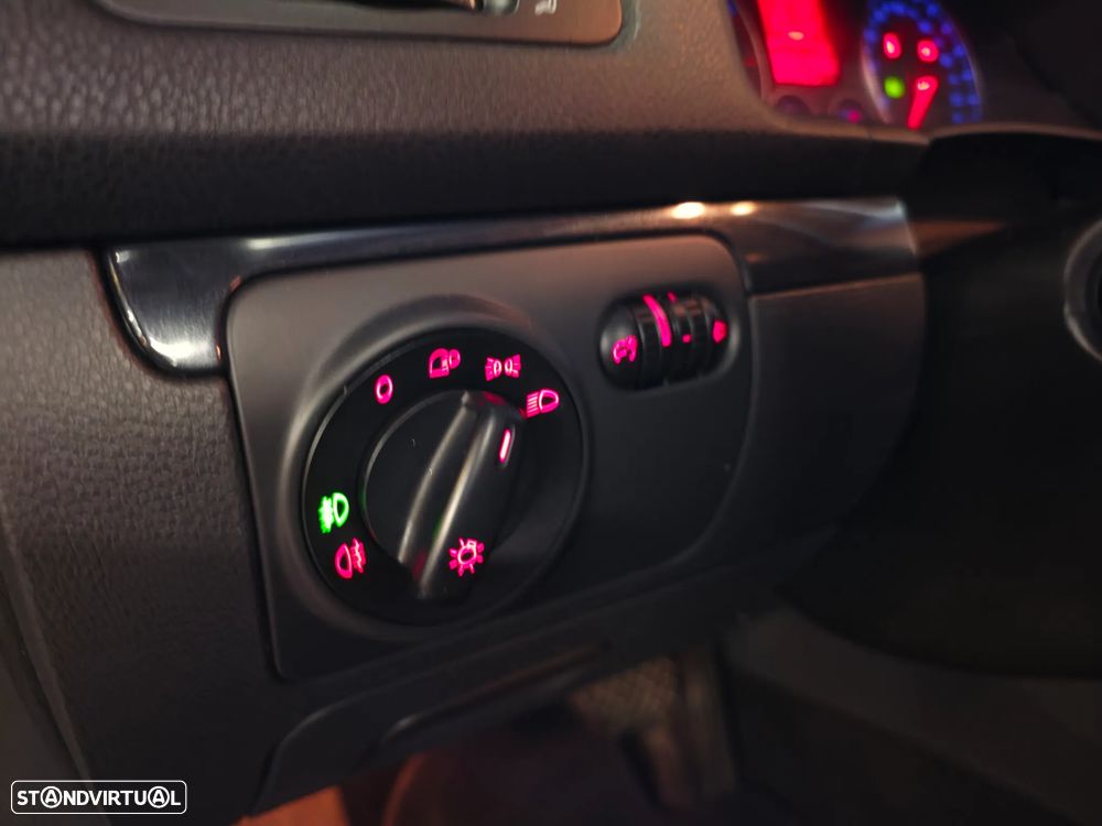 VW Golf 2.0 TDi GT Sport DSG - 22