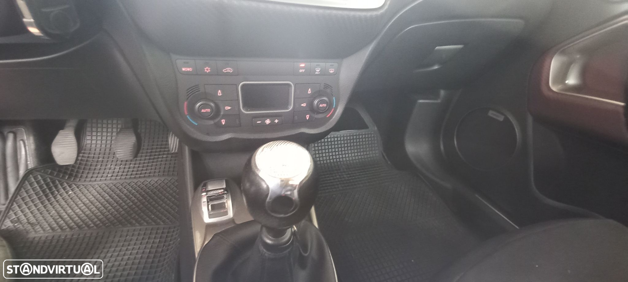 Alfa Romeo MiTo 1.6 JTD Distinctive - 16