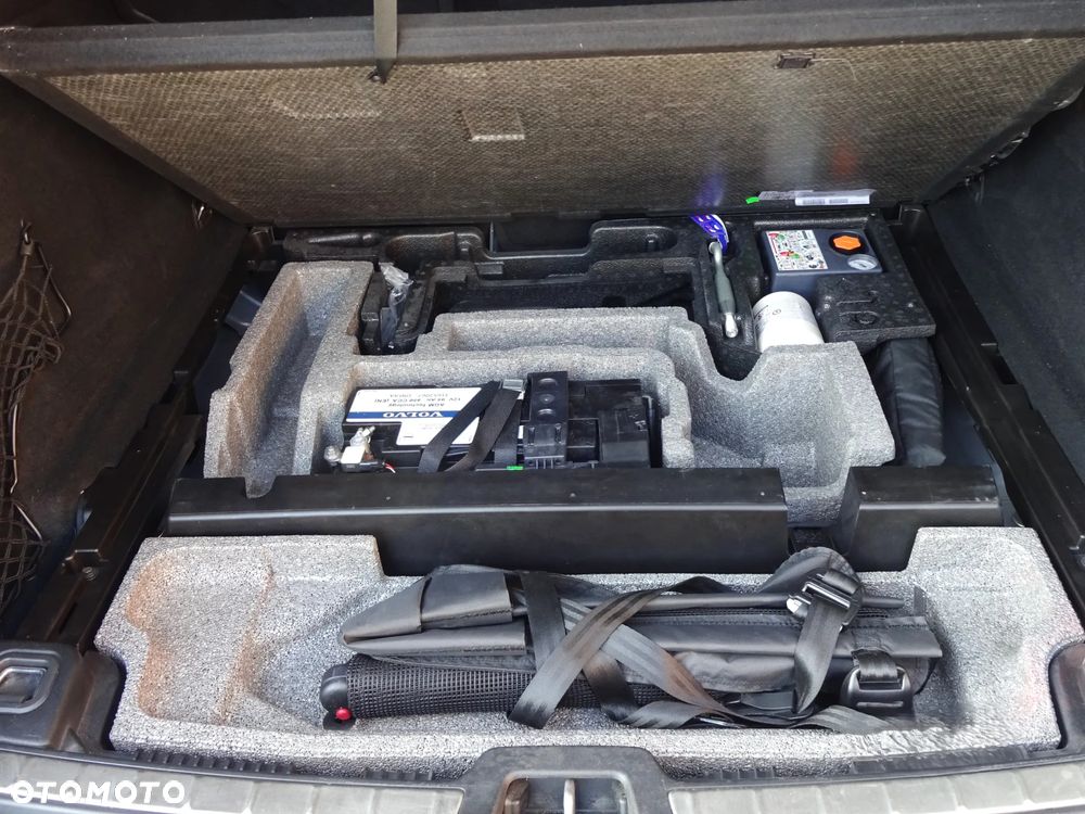 Volvo XC 60 T8 Plug-In Hybrid AWD Ultra Dark - 30