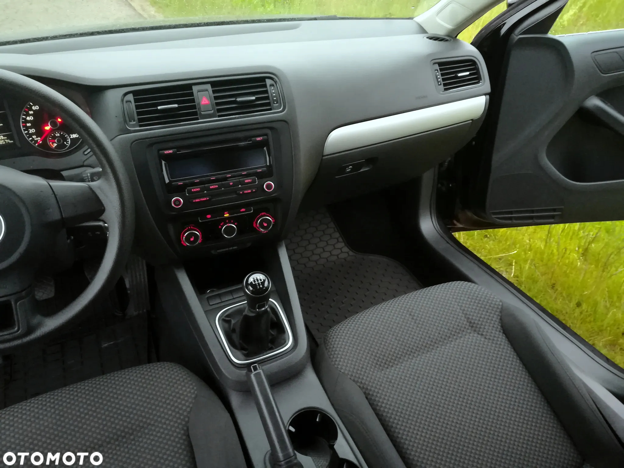 Volkswagen Jetta 1.6 TDI BMT Trendline - 23