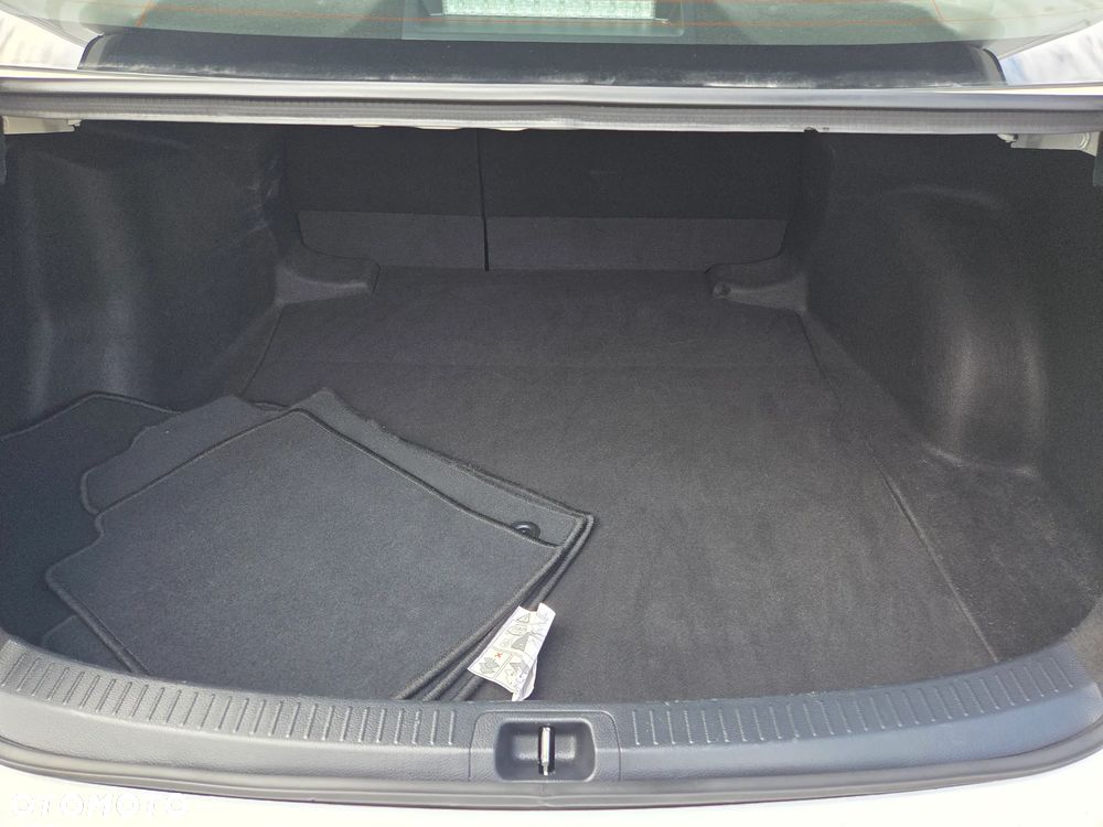 Toyota Corolla 1.5 Comfort - 29