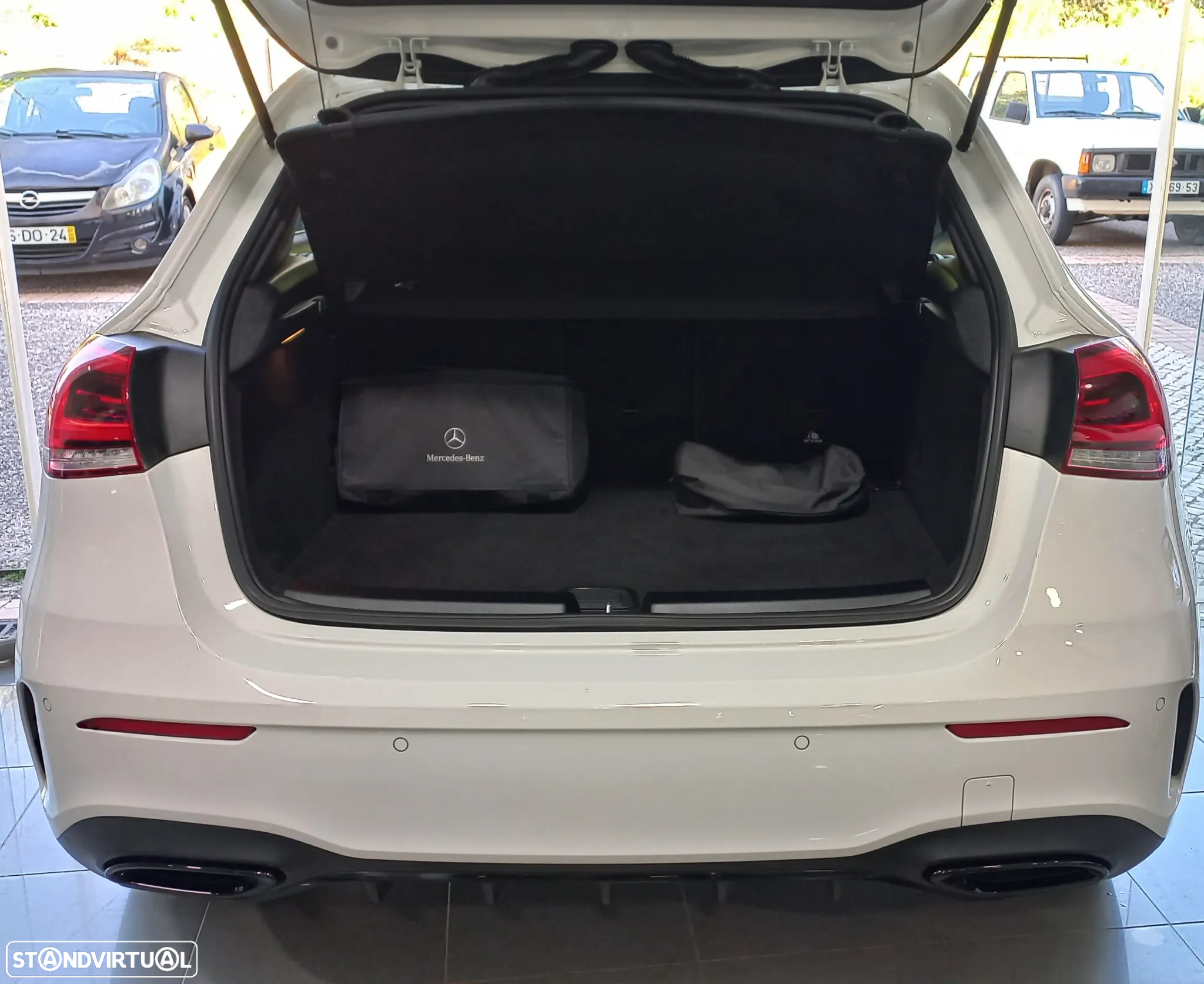 Mercedes-Benz A 250 e AMG Line - 28