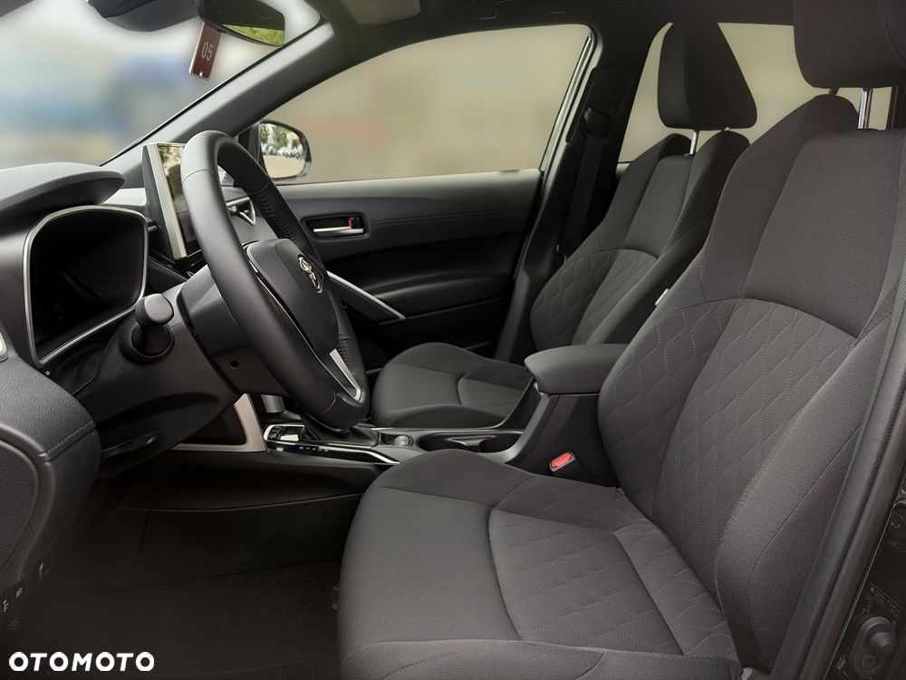 Toyota Corolla Cross - 16