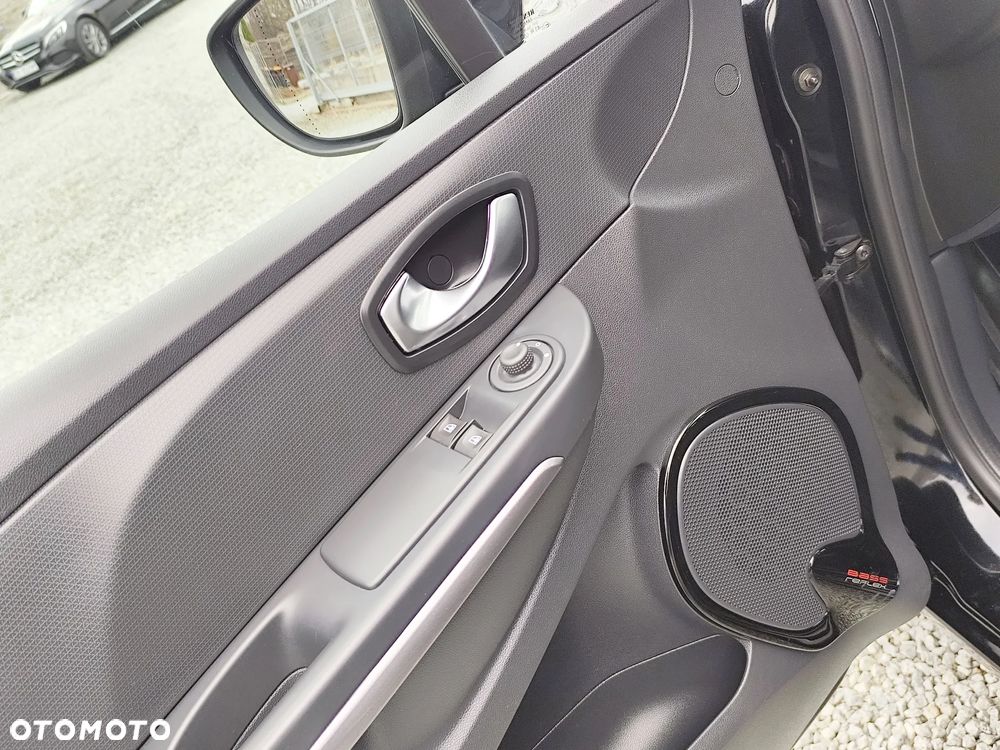 Renault Clio 1.2 16V 75 LIMITED - 23