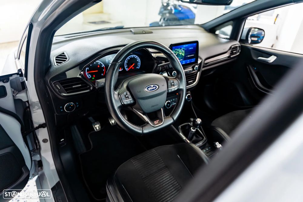 Ford Fiesta 1.5 EcoBoost ST - 44