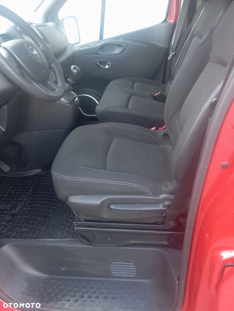 Opel Vivaro L2H1 2,9t Elegance Business - 27