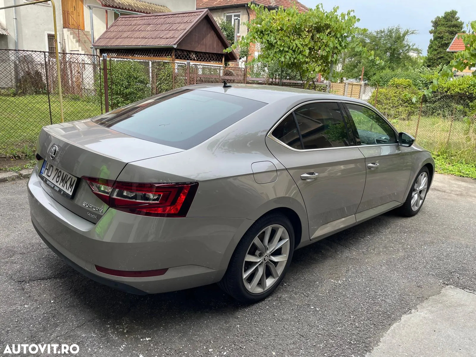 Skoda Superb 2.0 TDI 4X4 Ambition - 16
