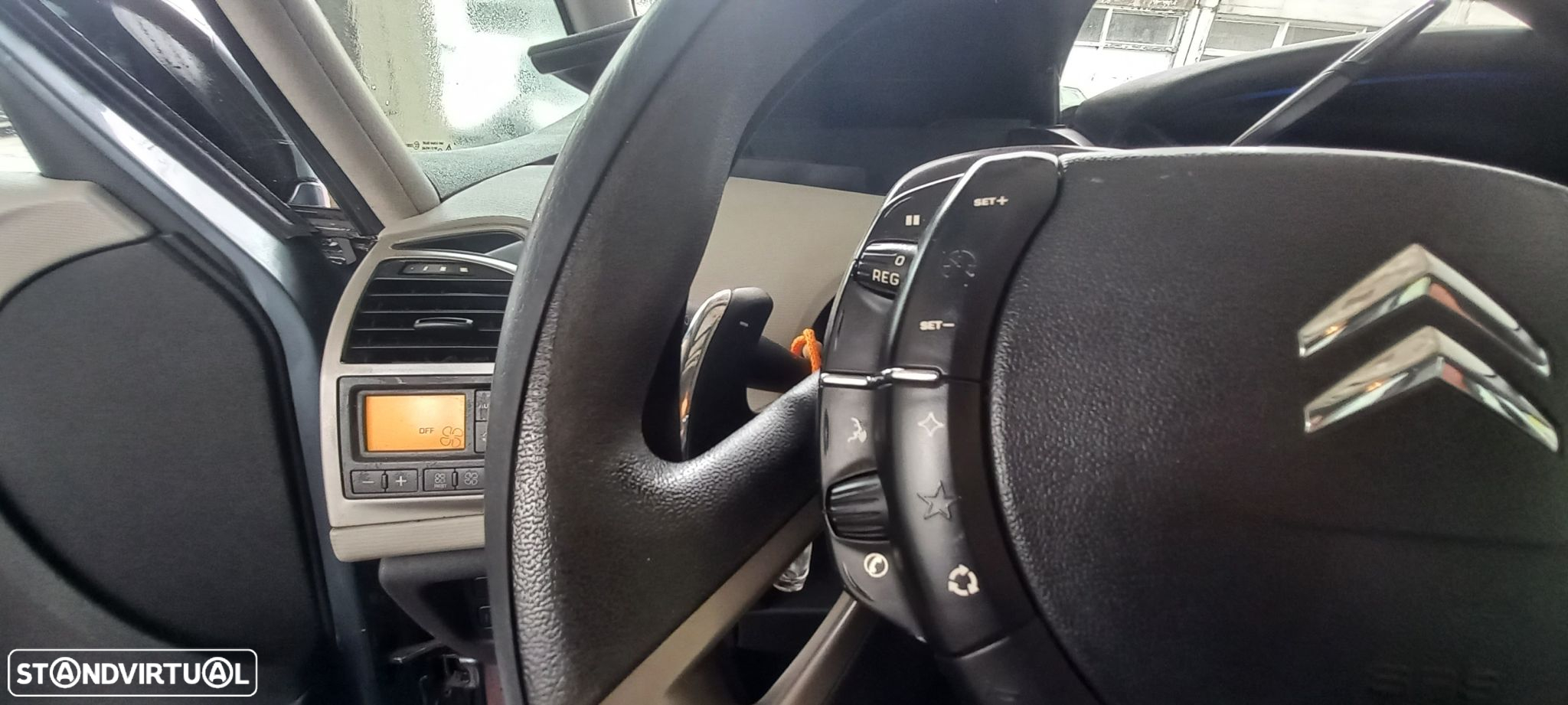 Citroën C4 Picasso 1.6 HDi Confort - 9